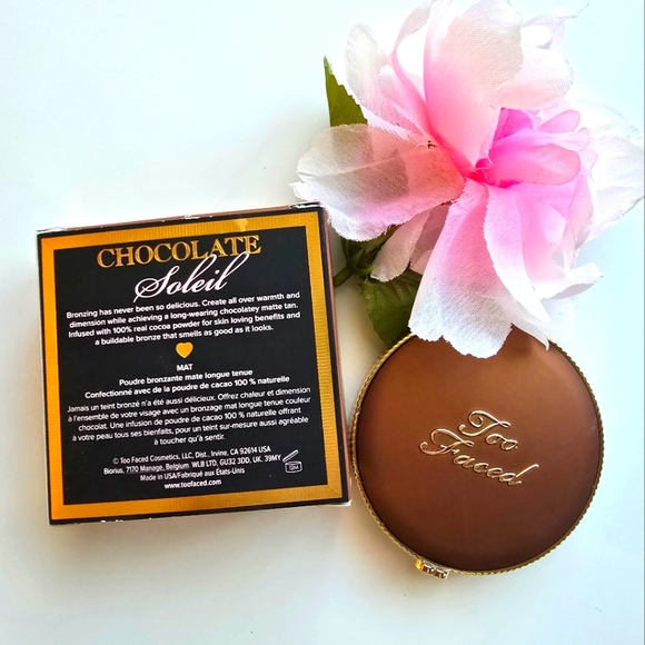 Too Faced Matte Bronzer in Chocolate - Picture 3 of 4
